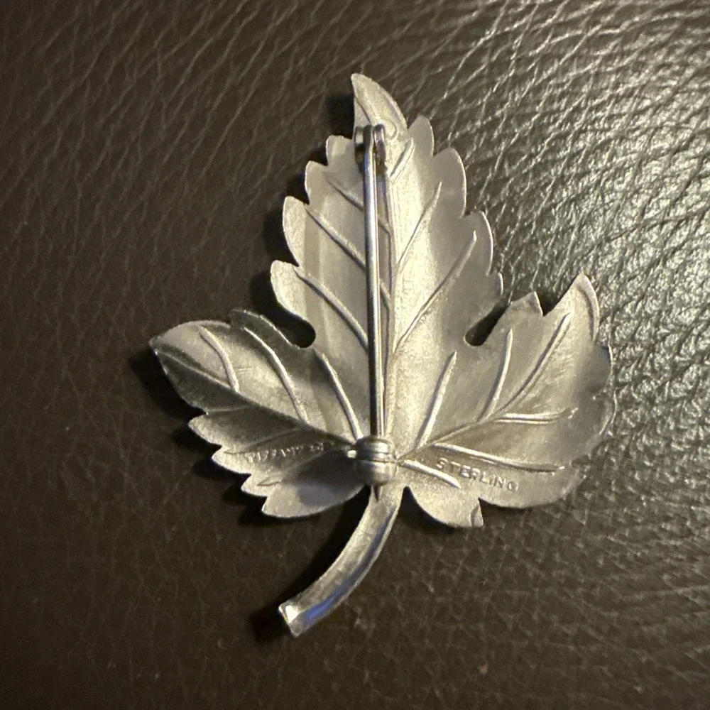 Vintage Authentic TIFFANY & CO 925 Sterling Silver Maple Leaf Brooch.  68